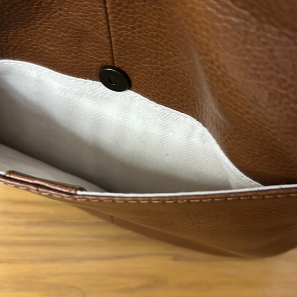 FRYE Ari Crossbody Cognac Brown Leather Handbag NWT - Picture 4 of 16